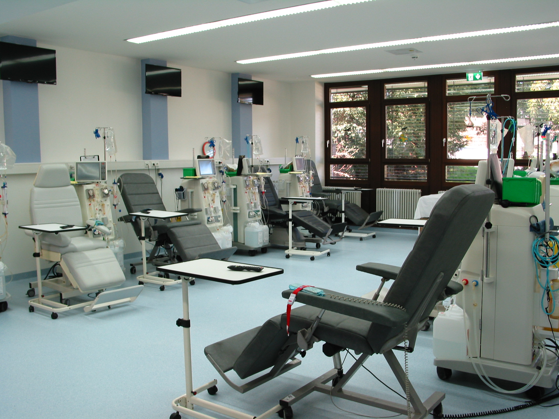 Dialysis treatment room W